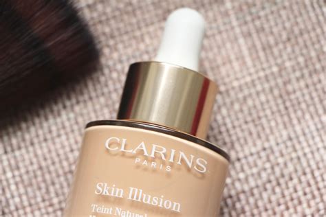 clarins skin illusion review.